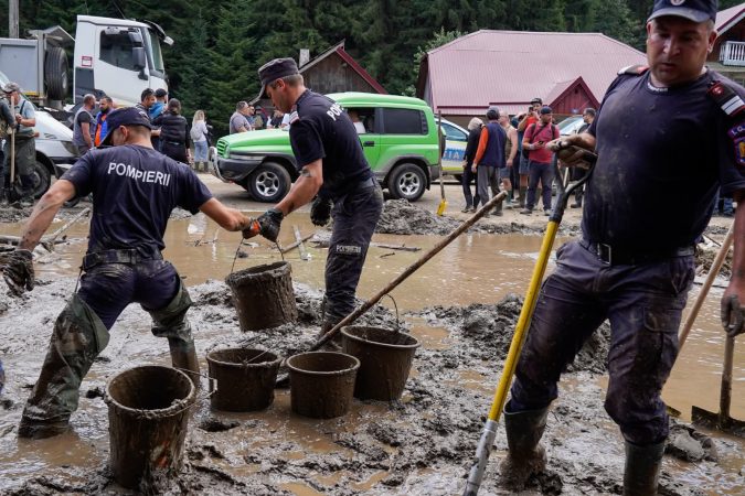 13 septembrie, Ziua Pompierilor din România, recunoștință pentru curaj și sacrificiu