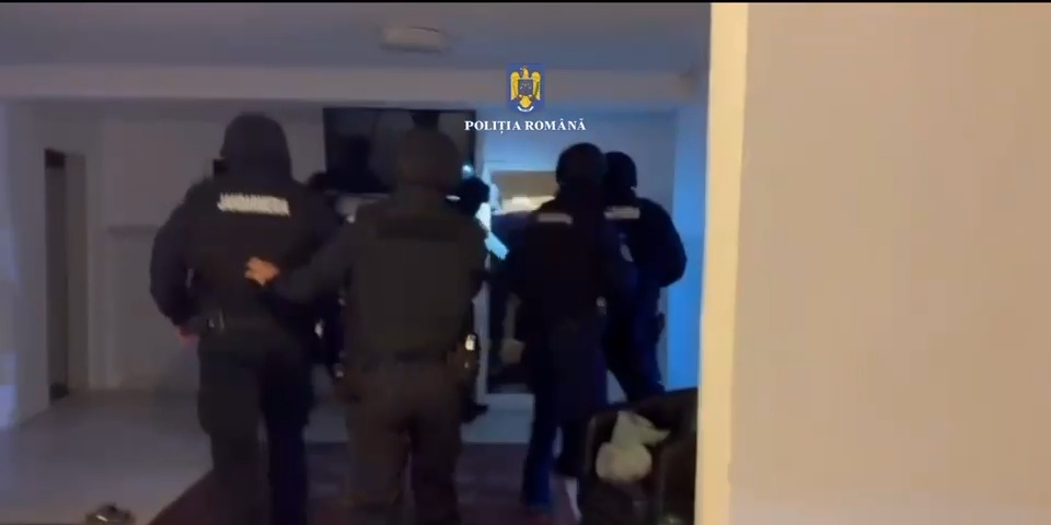 Alertă în Dâmbovița: Trei persoane cercetate pentru punerea în circulație de bancnote falsificate 