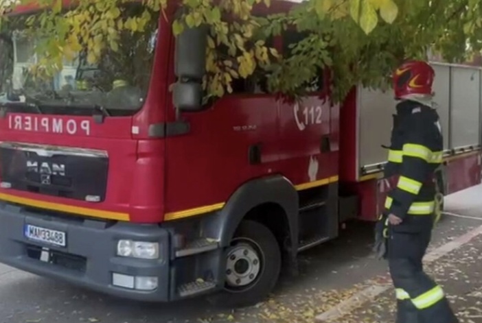 Alertă se gradul zero la Fieni Alertă se gradul zero la Fieni: Miros de gaz într-un bloc, 10 persoane evacuate