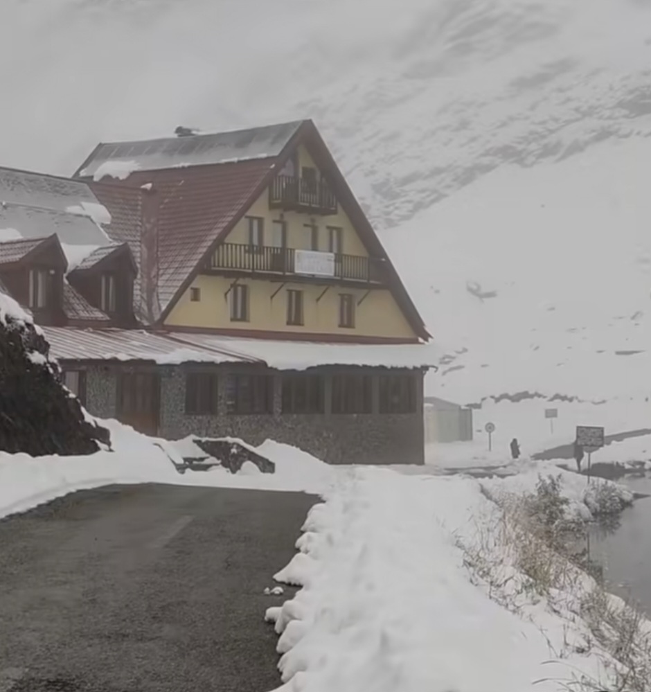 Basm de iarnă la Bâlea Lac, în mijloc de toamnă