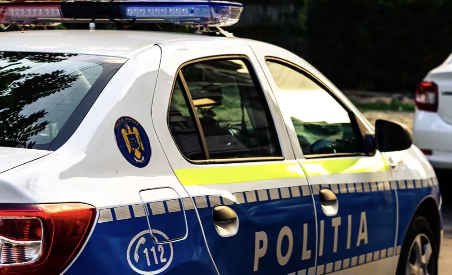 Elevul de 15 ani care a lovit un profesor în clasă a fost arestat preventiv pentru 30 de zile 