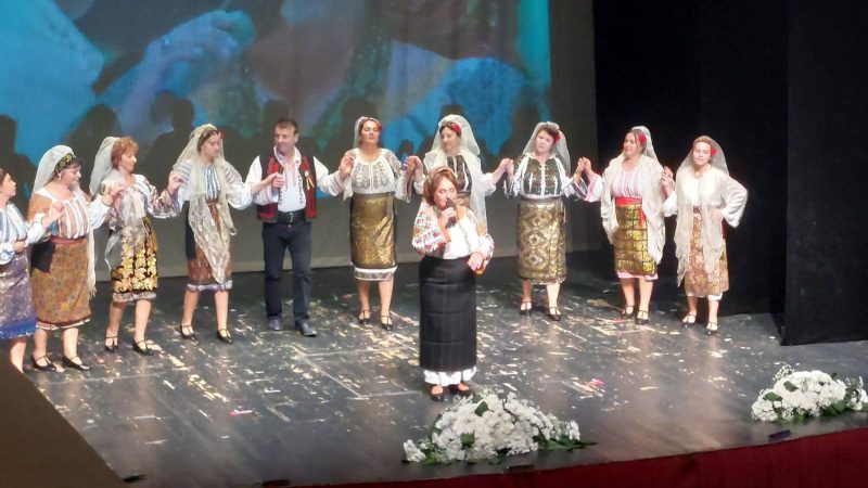 Florile Malului, aplauze pe scena Atenenului Național din Iași