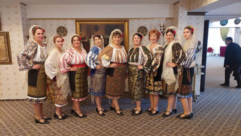 Florile Malului, aplauze pe scena Atenenului Național din Iași