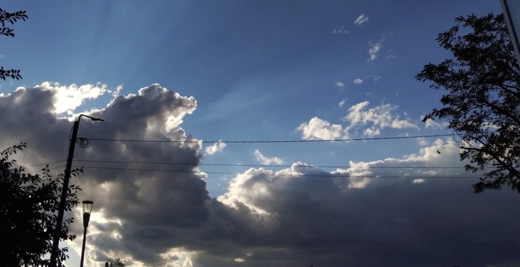 INFORMARE METEOROLOGICĂ și COD GALBEN în tot județul Dâmbovița de ploi abundente, vânt și frig 