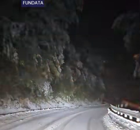 Iarnă în toată regula la Bran, Moieciu și Fundata – drumarii au lucrat nonstop