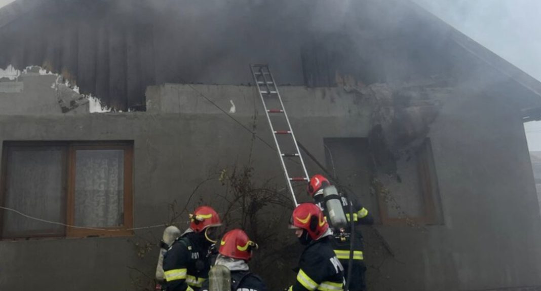 Incendiu la o casă din Mătăsaru