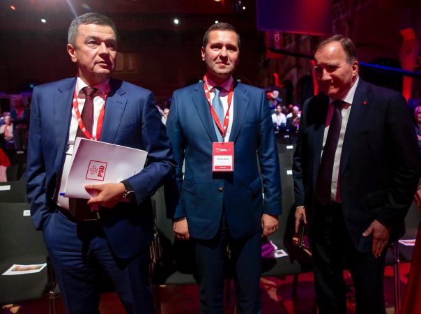 Președintele Corneliu Ștefan, reprezentant al Dâmboviței la reuniunea social-democraților europeni de la Amsterdam Președintele Corneliu Ștefan, reprezentant al Dâmboviței la reuniunea social-democraților europeni de la Amsterdam