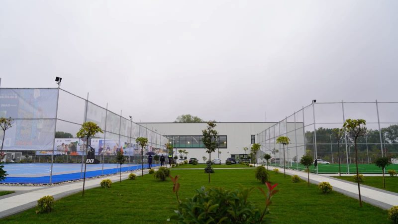 Primăria Târgoviște: Campusul Universității „Valahia” din Târgoviște se îmbogățește cu o bază sportivă modernă