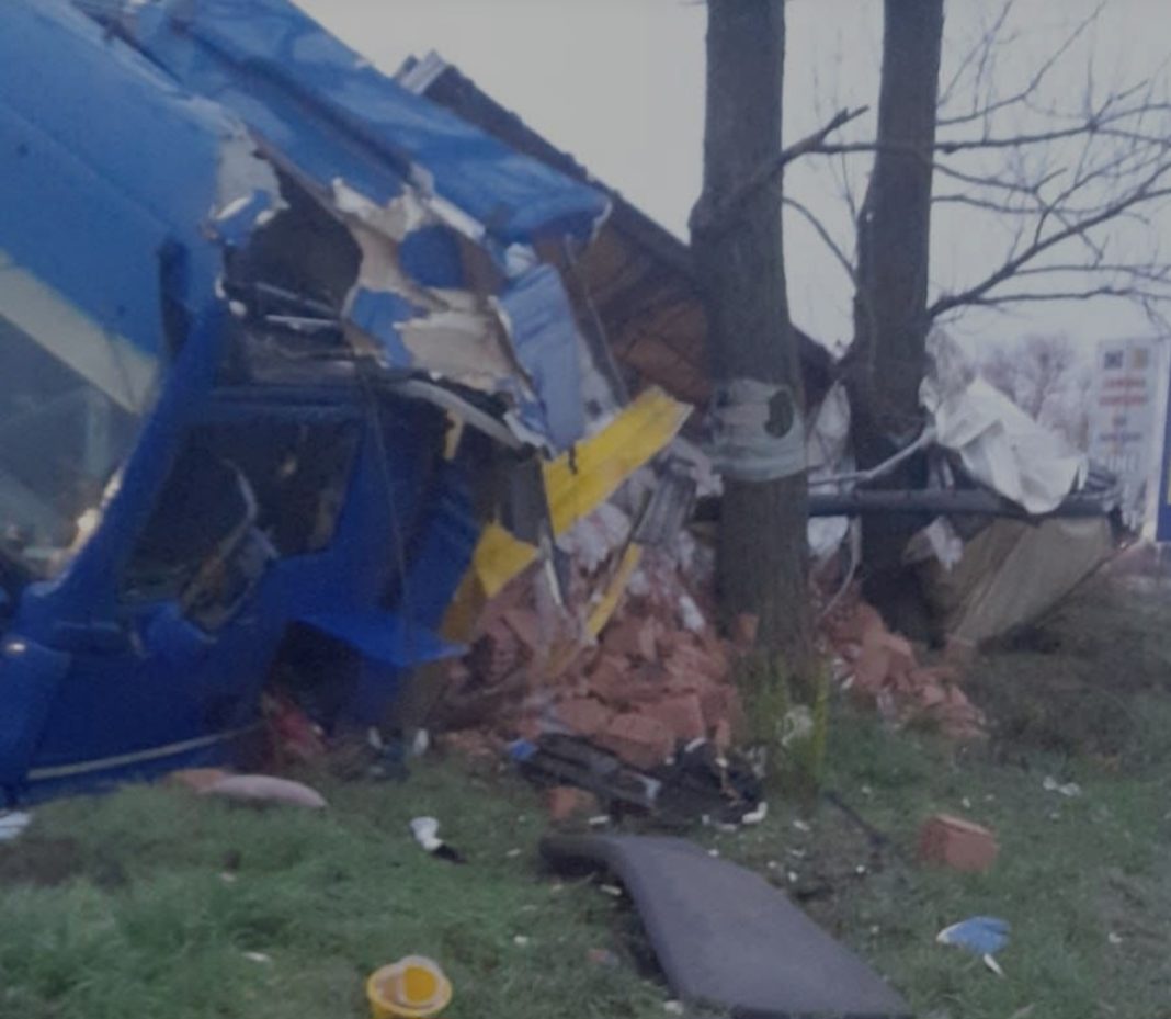 Accident rutier în Comișani, în această dimineață, un bărbat a fost transportat la spital