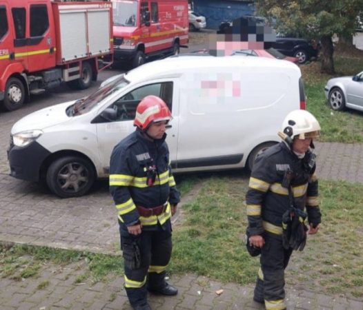 Alertă la Titu: Pompierii au intervenit pentru un miros de gaz într-un bloc Alertă la Titu: Pompierii au intervenit pentru un miros de gaz într-un bloc