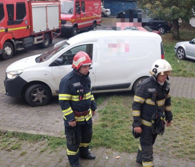 Alertă la Titu: Pompierii au intervenit pentru un miros de gaz într-un bloc
