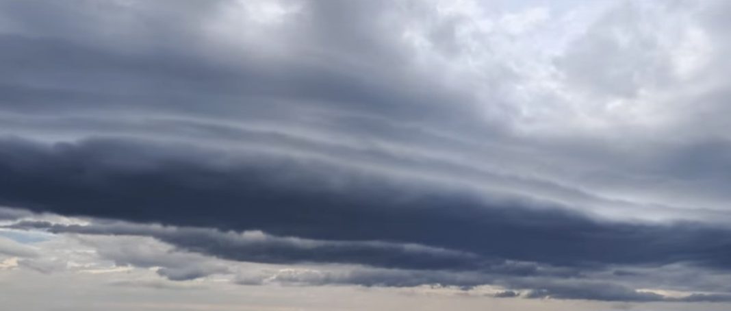 Alertă meteo: Vreme ploioasă și răcoroasă în Dâmbovița, pe fondul fostului uragan Melissa