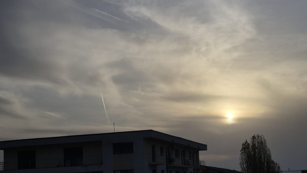 Atenție, vremea se schimbă din nou în județul Dâmbovița: Frig, vânt, burniță și ceață 