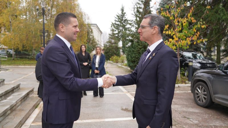 Diplomație și parteneriate în Dâmbovița: Ambasadorul Israelului, Dr. Lior Ben Dor, în vizită oficială 