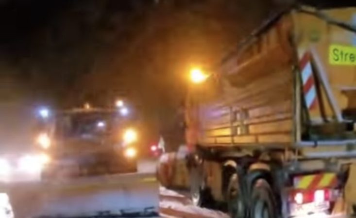 Ninsori abundente în Covasna și Harghita: Drumuri curățate de echipele de deszăpezire