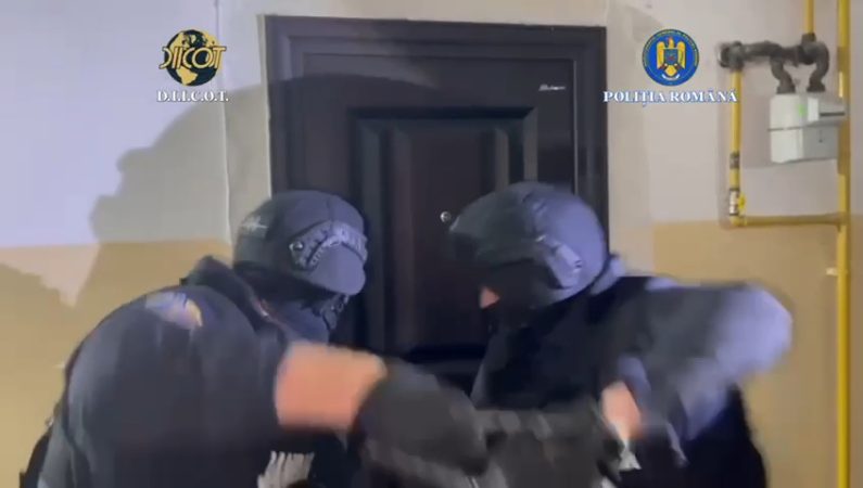 Percheziții la proxeneți din Dâmbovița Percheziții la proxeneți din Dâmbovița