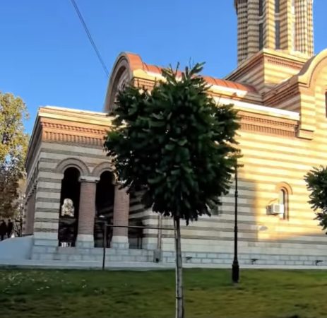 Primăria Târgoviște menține curățenia și spațiile verzi, chiar și în plină toamnă