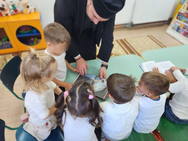 „Sub lumina cărților: educație, siguranță și credință” „Sub lumina cărților: educație, siguranță și credință”