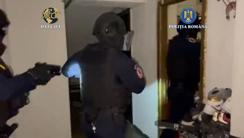 Trafic de droguri de risc: 7 percheziții în județul Dâmbovița