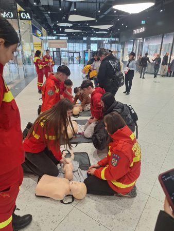 5 decembrie – Ziua Internațională a Voluntariatului. Eroii care aleg să ajute din pasiune 5 decembrie – Ziua Internațională a Voluntariatului. Eroii care aleg să ajute din pasiune