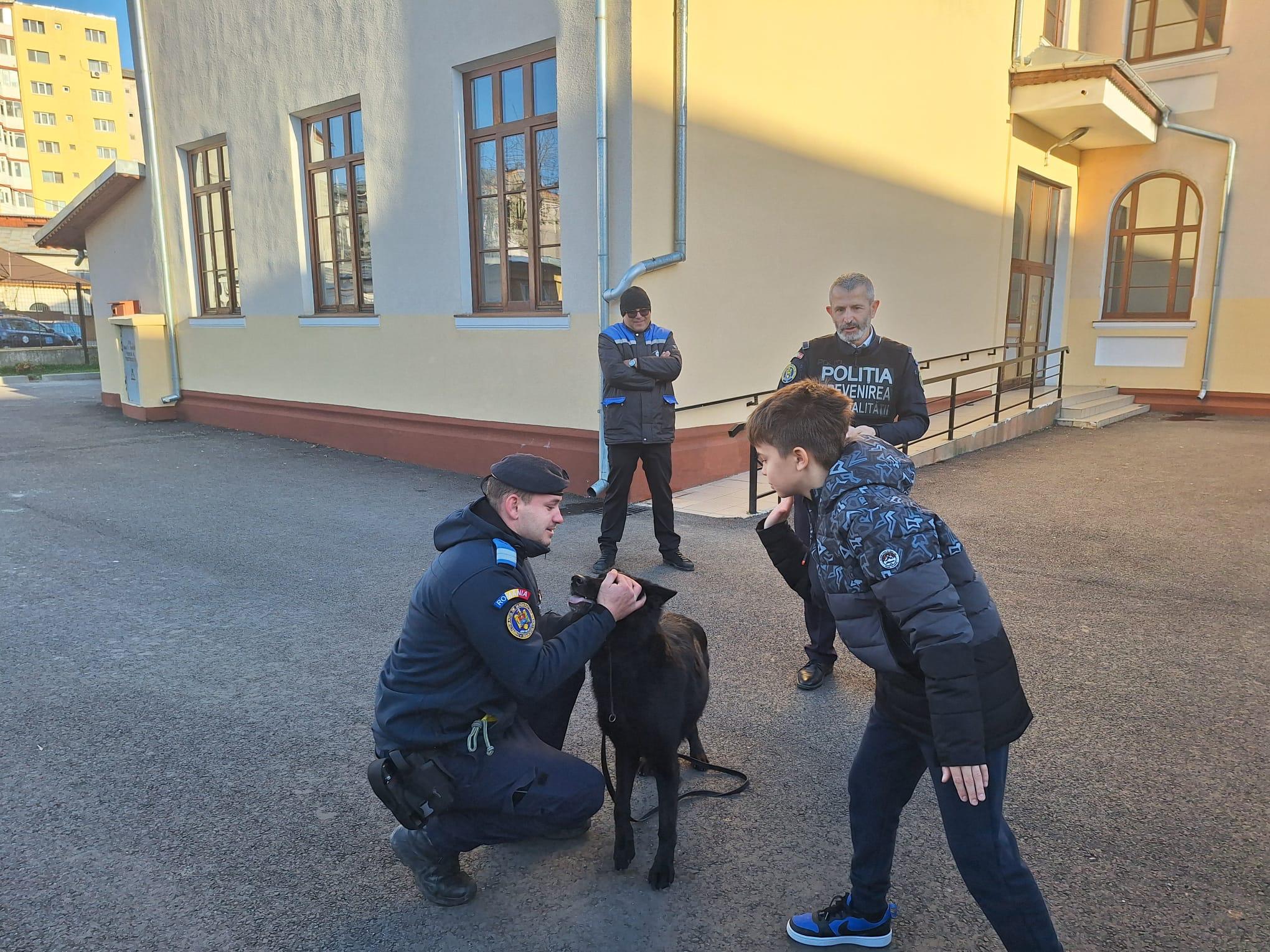 Acțiune de prevenire desfășurată de jandarmi și polițiști la Colegiul Național „Constantin Carabella"