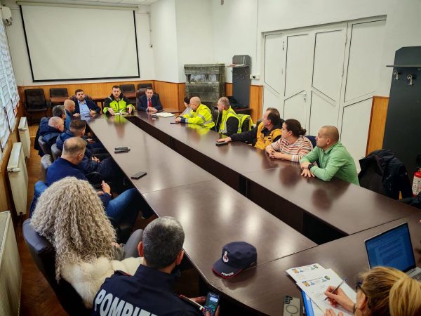 Criză a apei la Moreni: Corneliu Ștefan critică dur inacțiunea autorităților centrale Criză a apei la Moreni: Corneliu Ștefan critică dur inacțiunea autorităților centrale