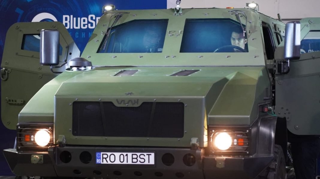 Dâmbovița în fruntea industriei de apărare: prezentarea vehiculului blindat românesc VLAH 