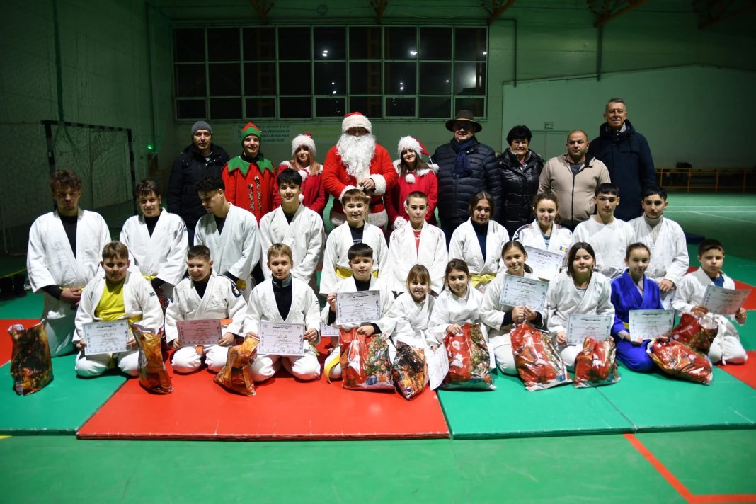 Examen de centură și bucurie de sărbători la A.C.S. Gani 