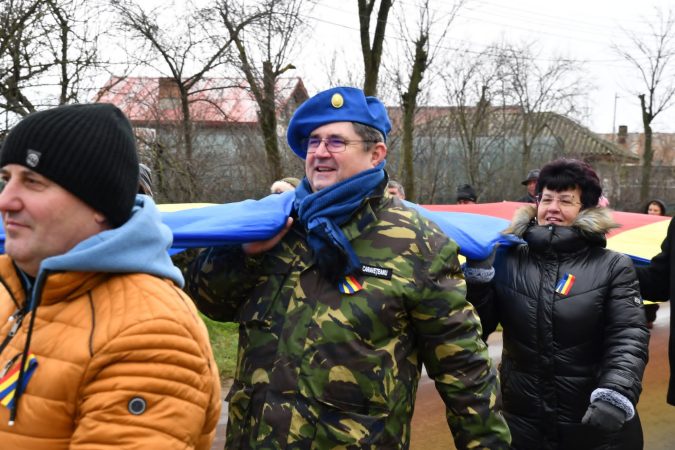 Marșul Tricolorului la Răcari – un gest de unitate și respect 