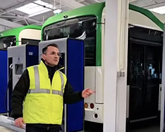 Târgoviște accelerează spre viitor: 19 autobuze electrice sunt deja în depou