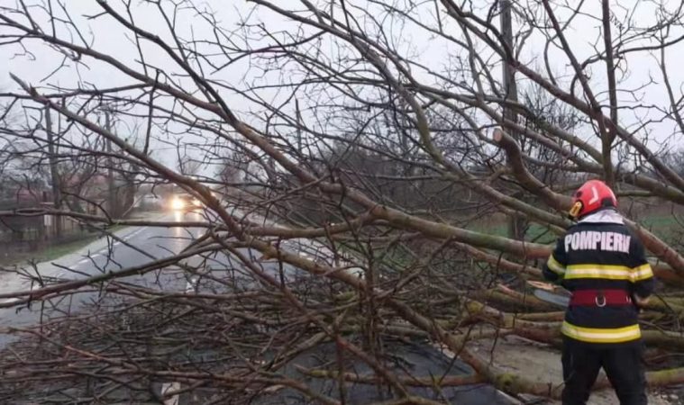 INFORMARE METEOROLOGICĂ pentru tot județul Dâmbovița INFORMARE METEOROLOGICĂ pentru tot județul Dâmbovița