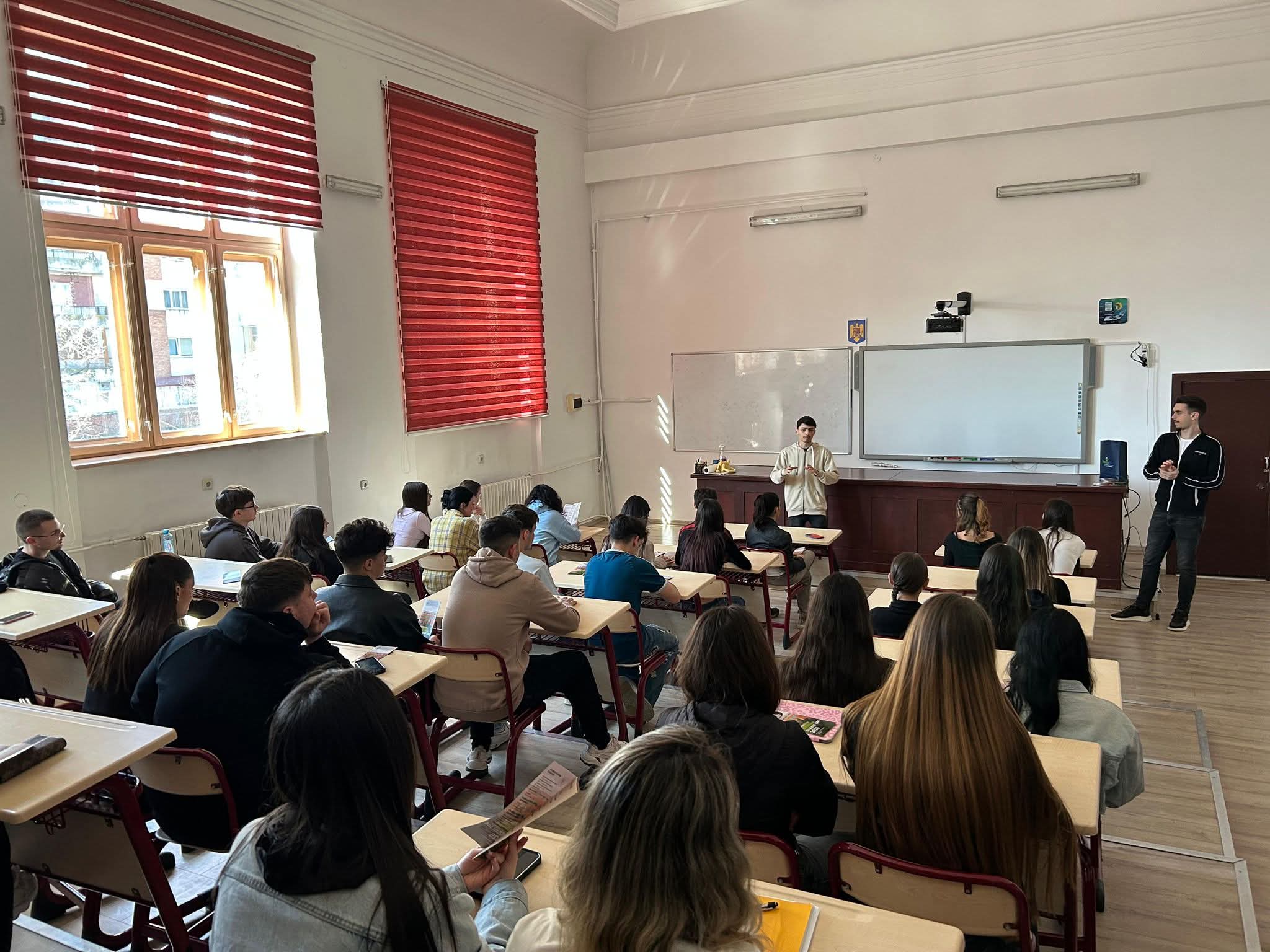 „Valahia On Tour” aduce experiența de student direct în liceele din Dâmbovița