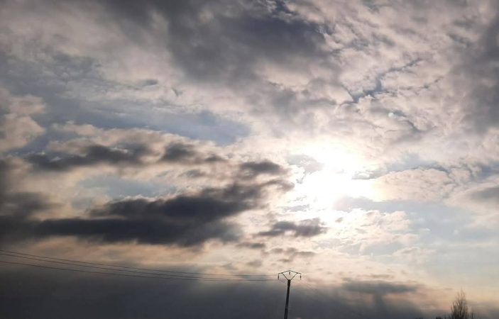 Vreme de primăvară cu răcire și ceață în unele zone Vreme de primăvară cu răcire și ceață în unele zone