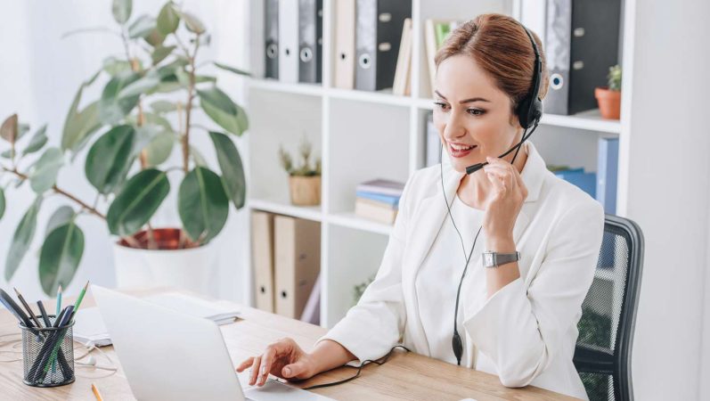 Cum influențează serviciile moderne de call center experiența clienților
